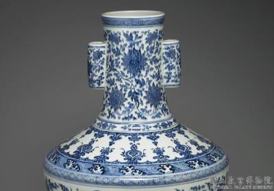 图片[3]-Vase with tubular handles and floral pattern in underglaze blue, Qing dynasty, Yongzheng reign (1723-1735)-China Archive